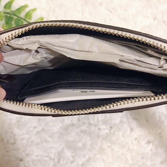 Sold on ♏️ - Picture 3 of 4